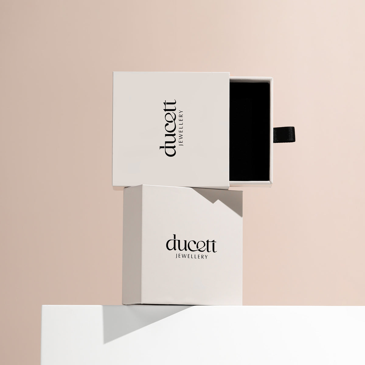 Initial coin silver - Ducett