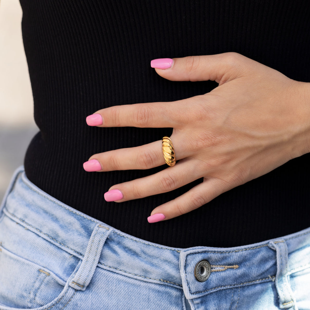 Croissant ring - No discoloration