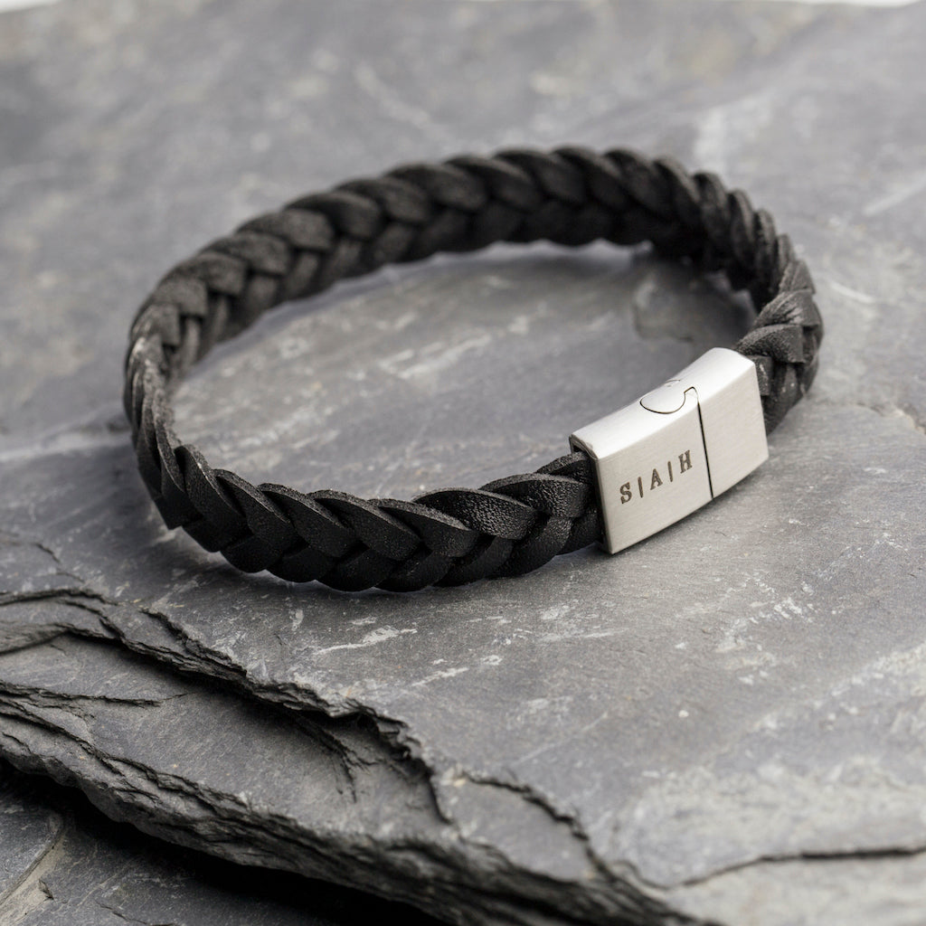 Braided initial leather - Personalized